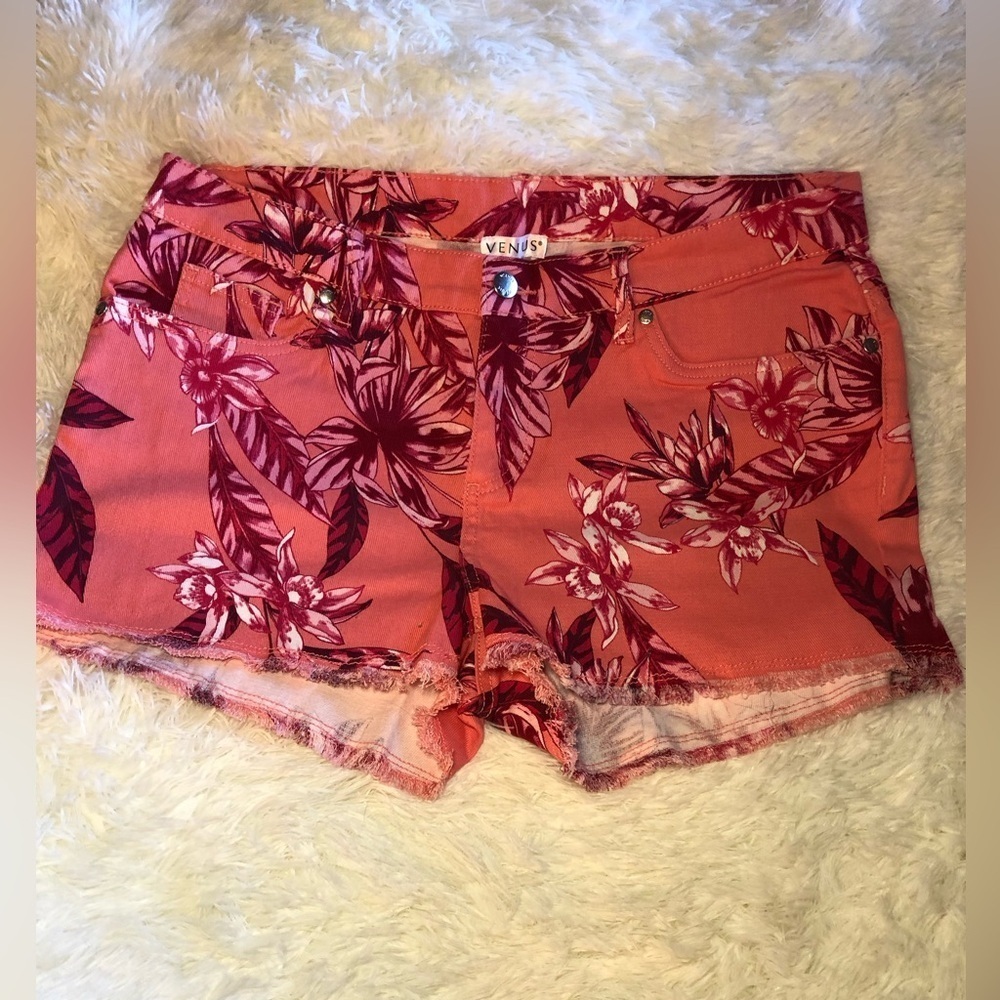 VENUS Pink Jean Shorts with Botanical Print